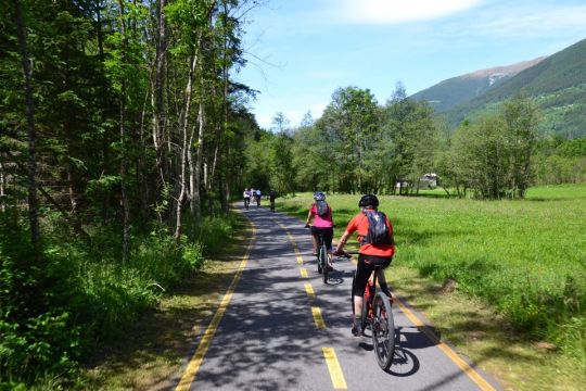 Ciclovia dell'Oglio - gruppo ciclisti